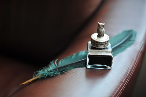 Чернильница(Италия),  перо (Тауэр, Лондон)
