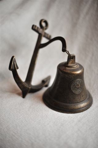 Настенный якорь и колокол с гербом, 1911г., 8888