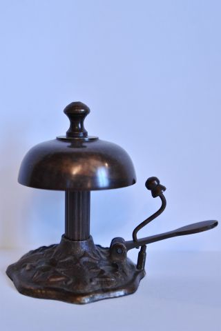 Настольный колокольчик с боковым звоночком, Италия
