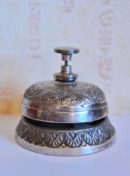 Настольный колокольчик серебристый